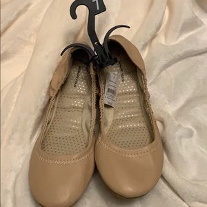 Nude women’s flats